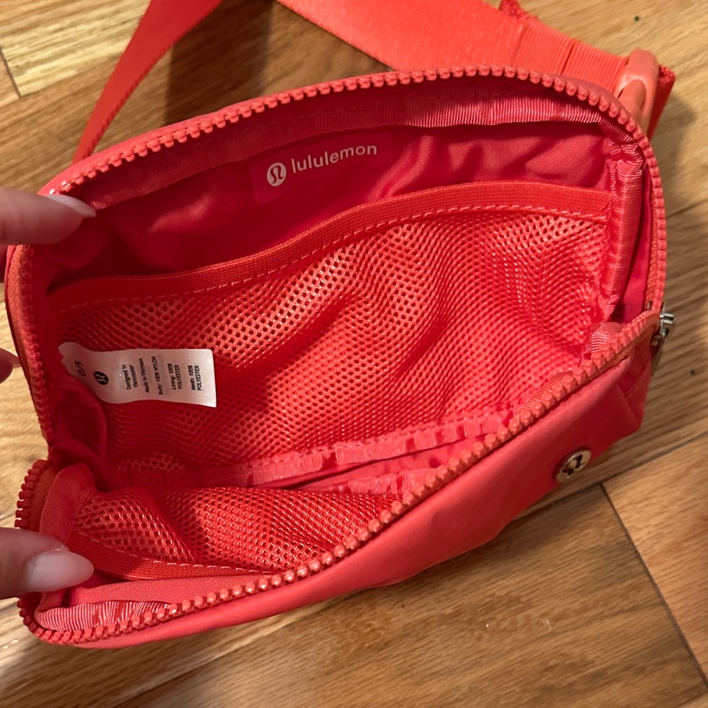 lululemon athletica Bright Red/ Coral Belt Bag - Picture 3 of 3